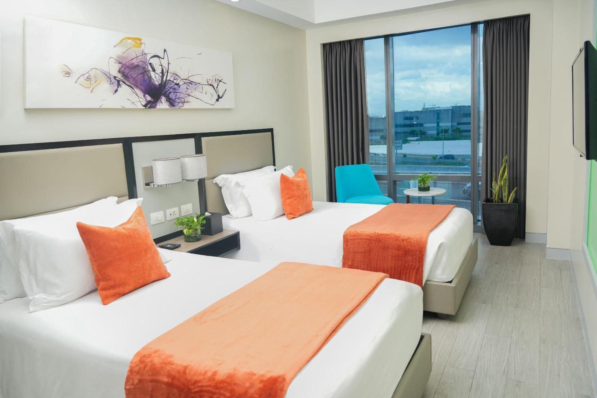 Twin Beds Infront Of NAIA T3 , Manila Airport, Pasay City