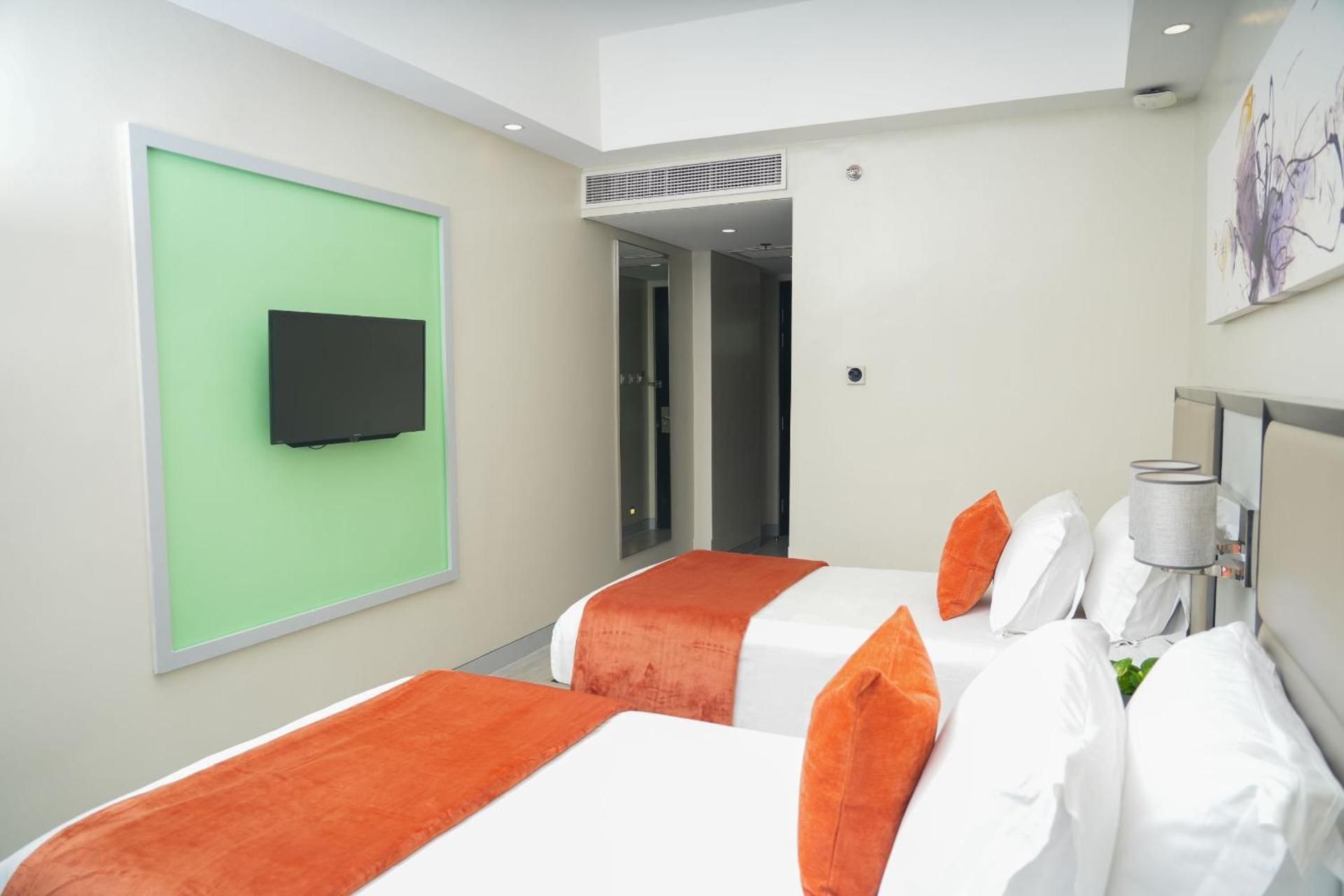 Twin Beds Infront Of NAIA T3 , Manila Airport, Pasay City