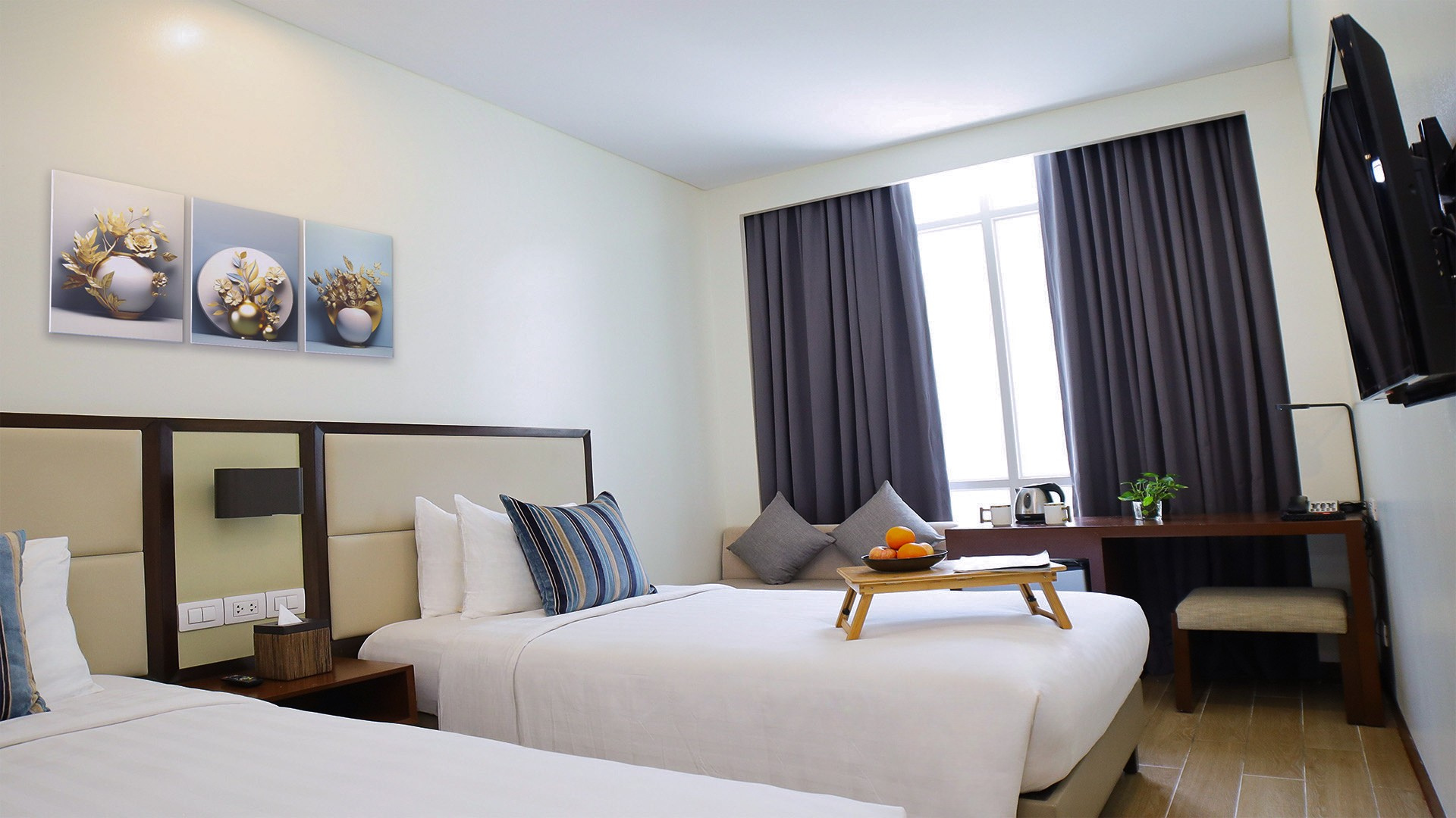 Private Rooms in Historic Manila Chinatown 2 Beds with Garden View 2