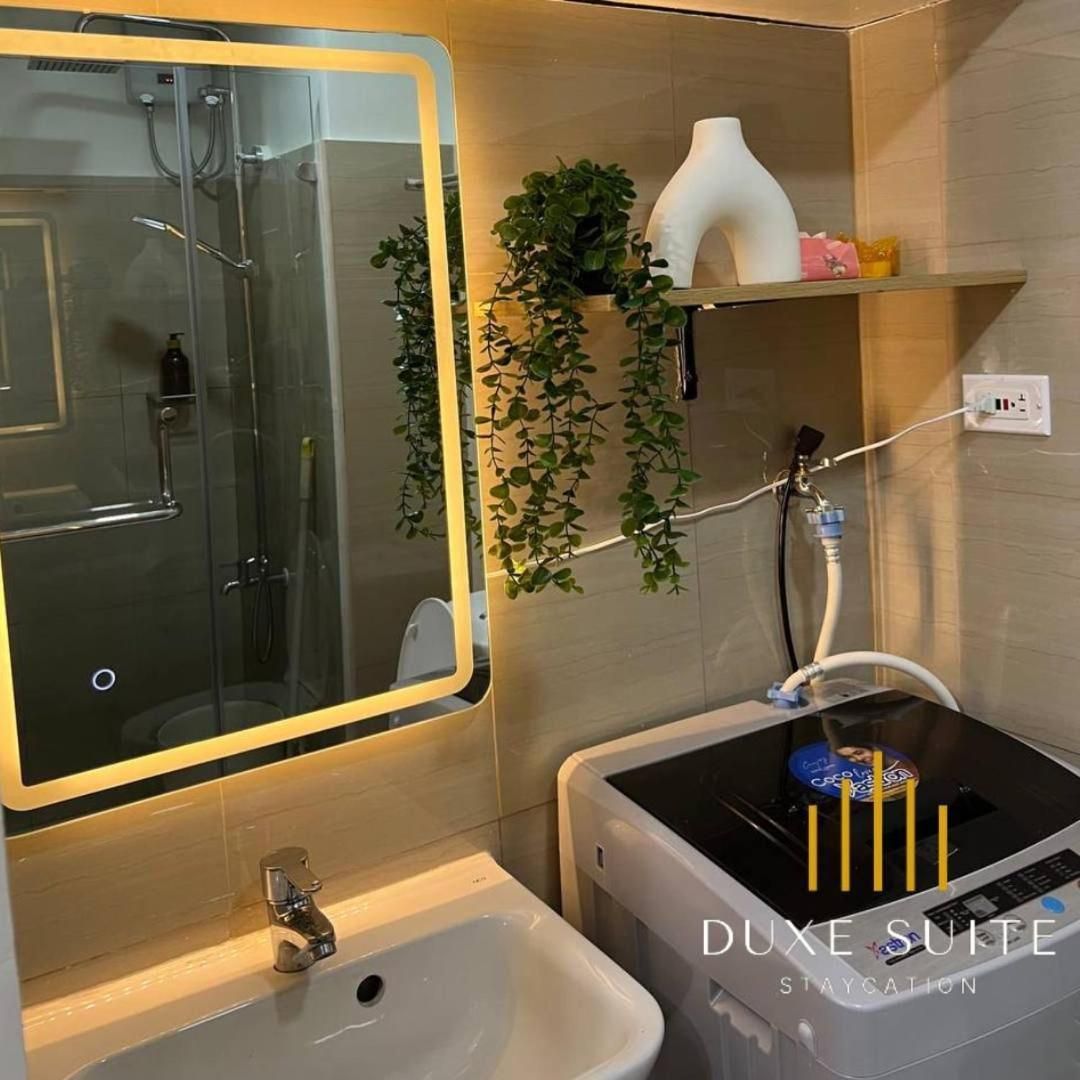 Cozy Vibes Walking Distance to Moa - Duxe Suite Staycation6 Suite with Pool View 2