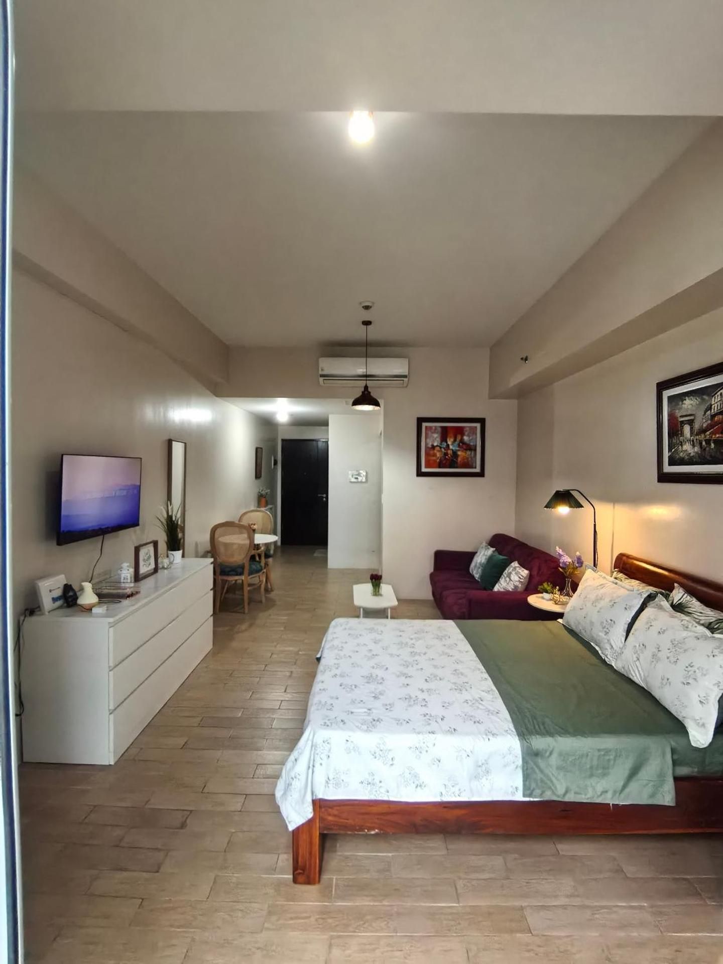 One-Bedroom Apartment