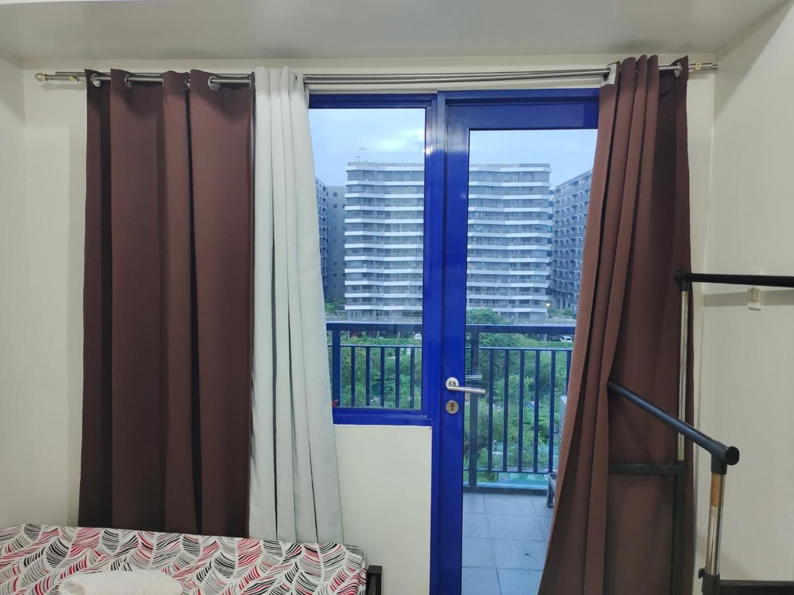 Queen Room with Pool View