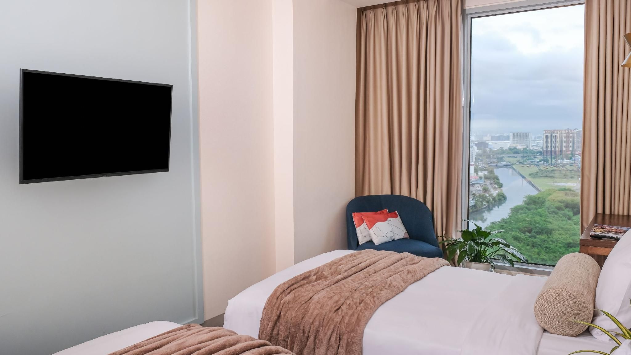 City Getaway in the Heart of Entertainment City 2 Beds with City View 2