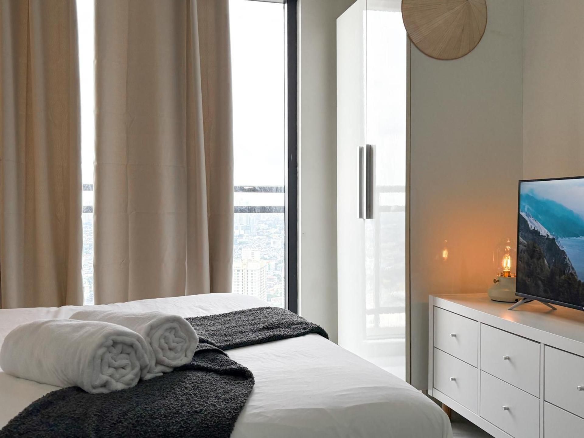 Studio with Balcony