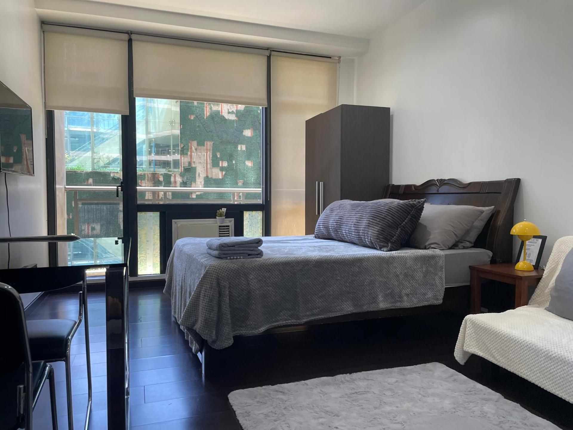 Studio with Balcony