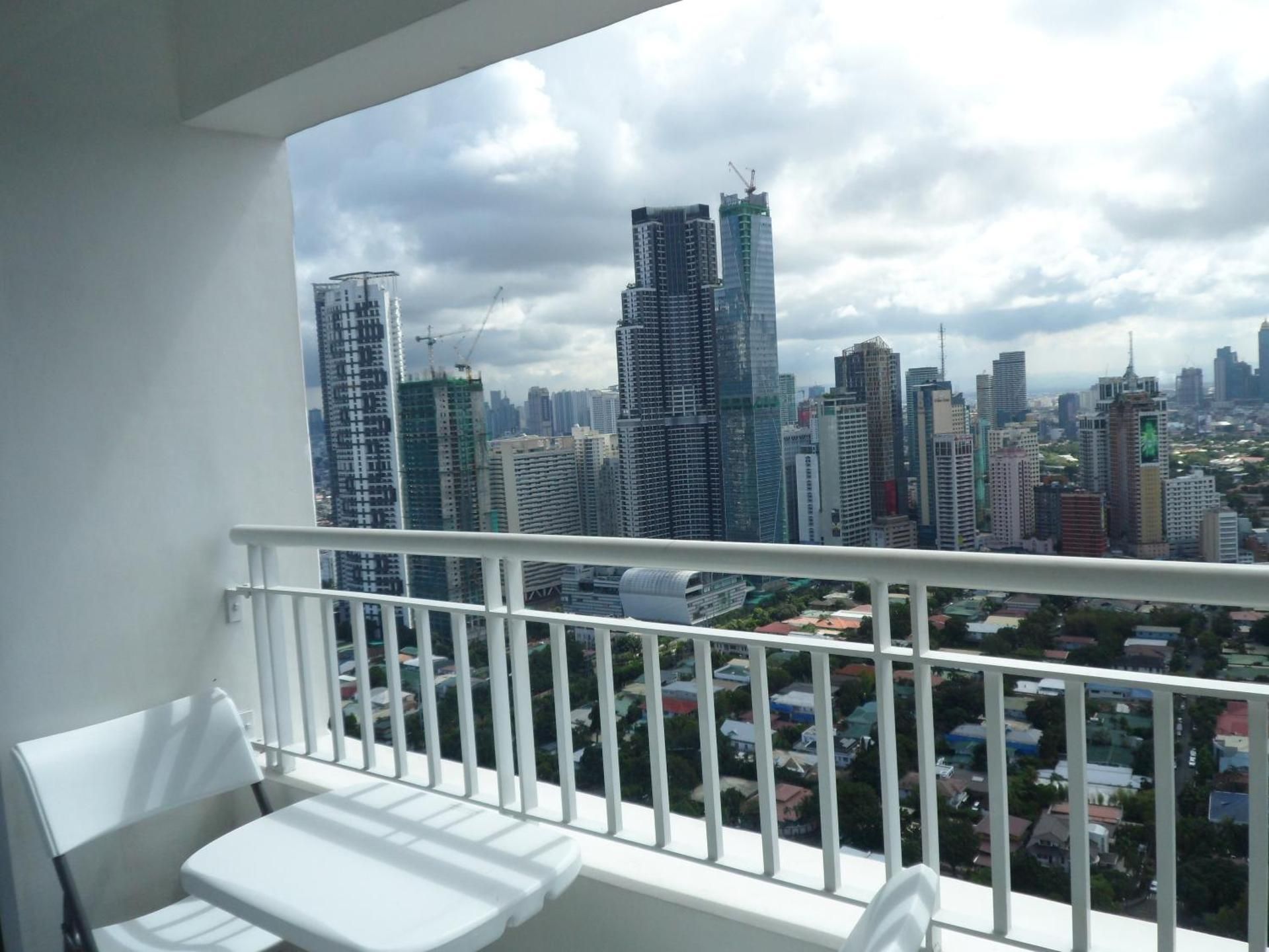 Luxury One-Bedroom Apartment