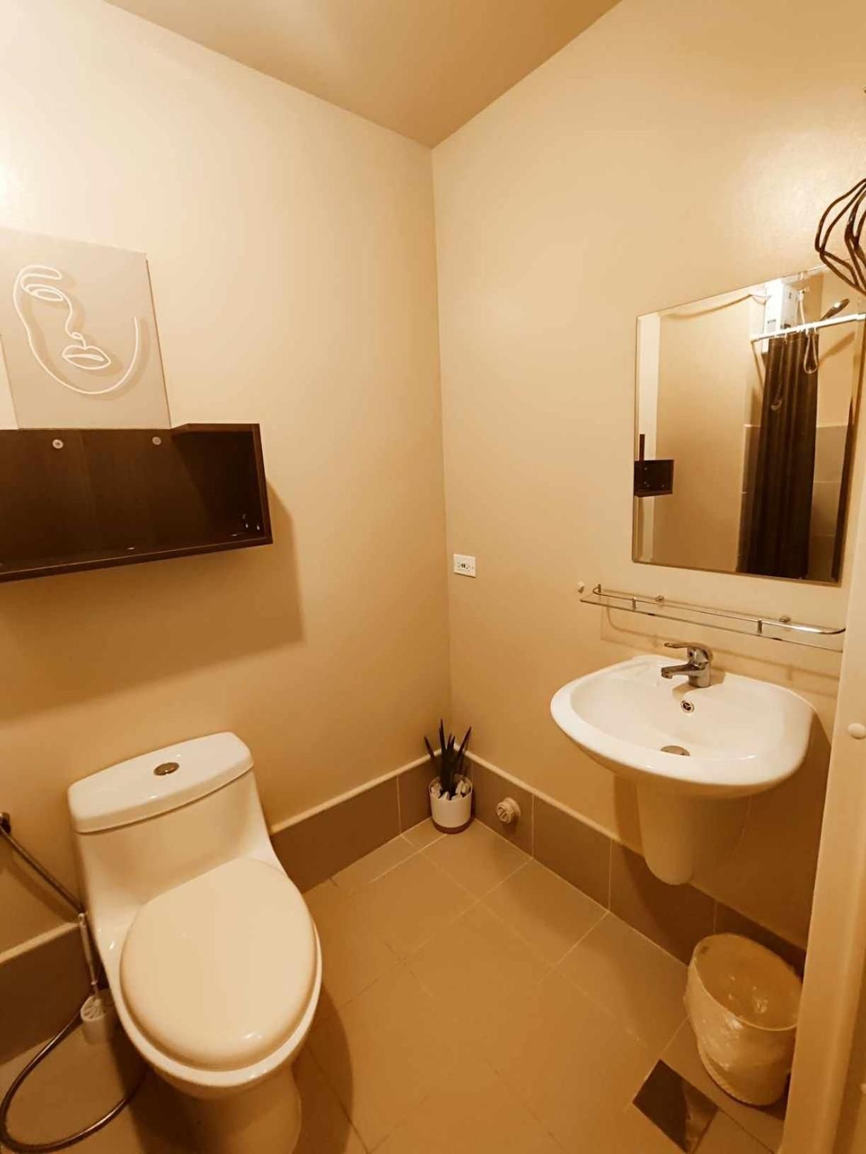 1133 Tower Four Atria Manduriao Pool View Cozy Central Comfy Studio with Pool View