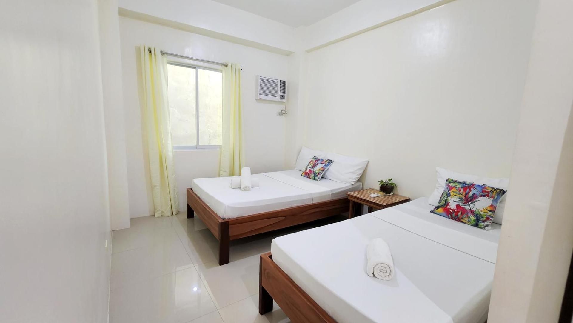 Standard - 1 Bed, Double Partial City View, Non-Smoking