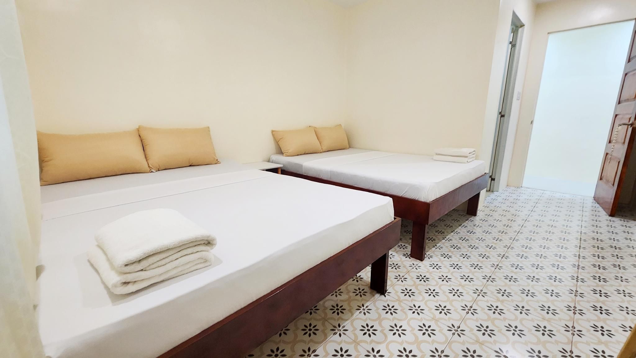 Quadruple Room - Non-Smoking