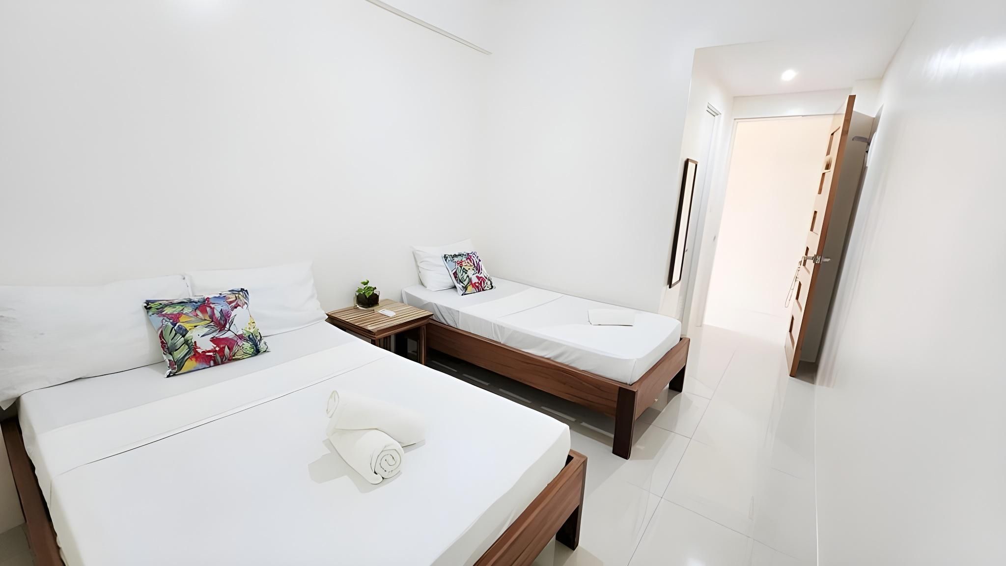 Twin Room with Ensuite Bathroom