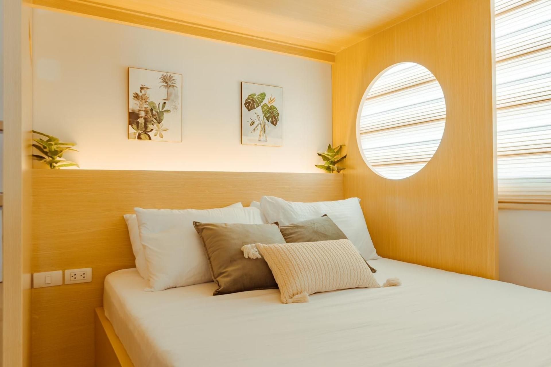 One-Bedroom Apartment with Balcony and City View