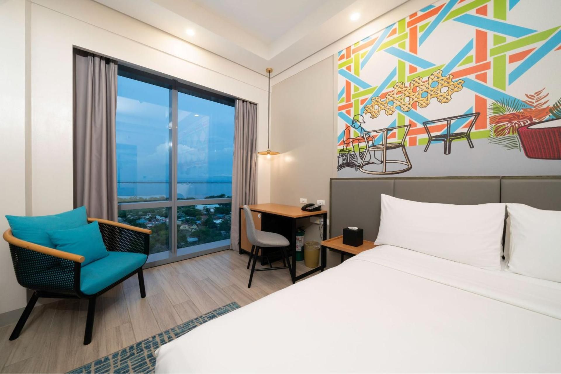 Queen Bed Near Mactan Newtown Beach Cebu