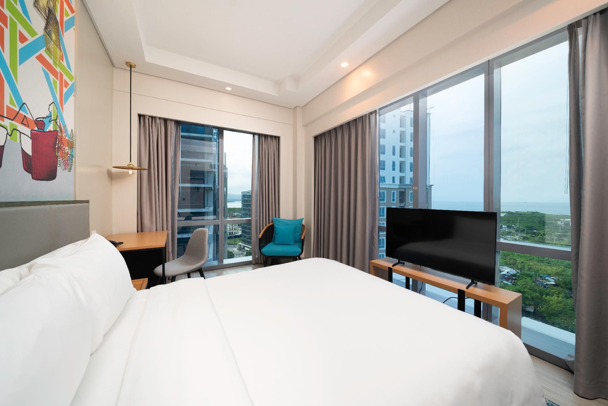 Corner Room with Queen Bed
