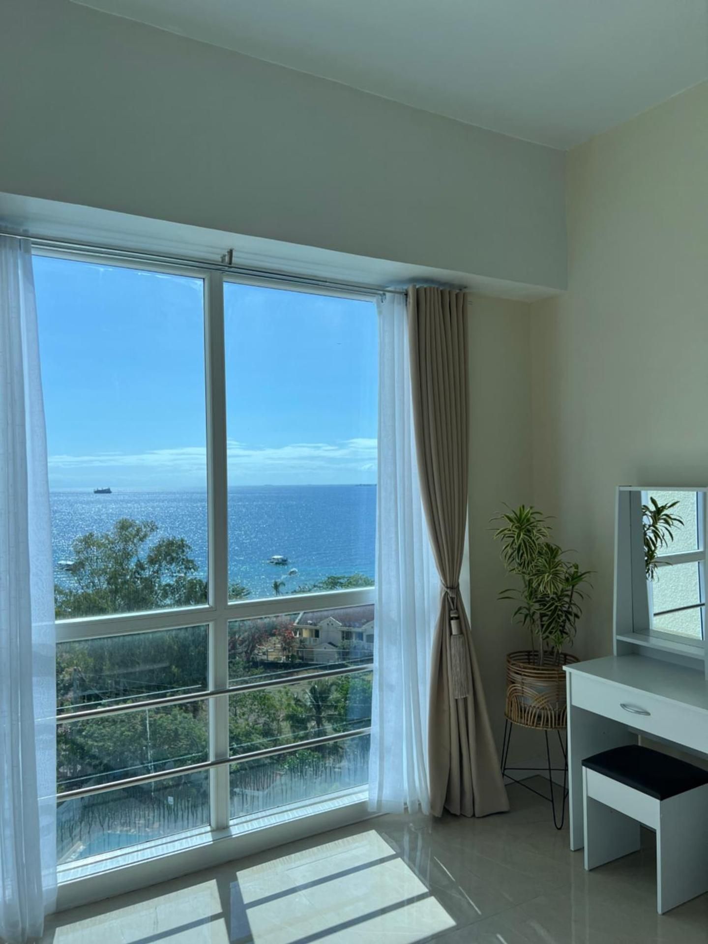 King Suite with Ocean View
