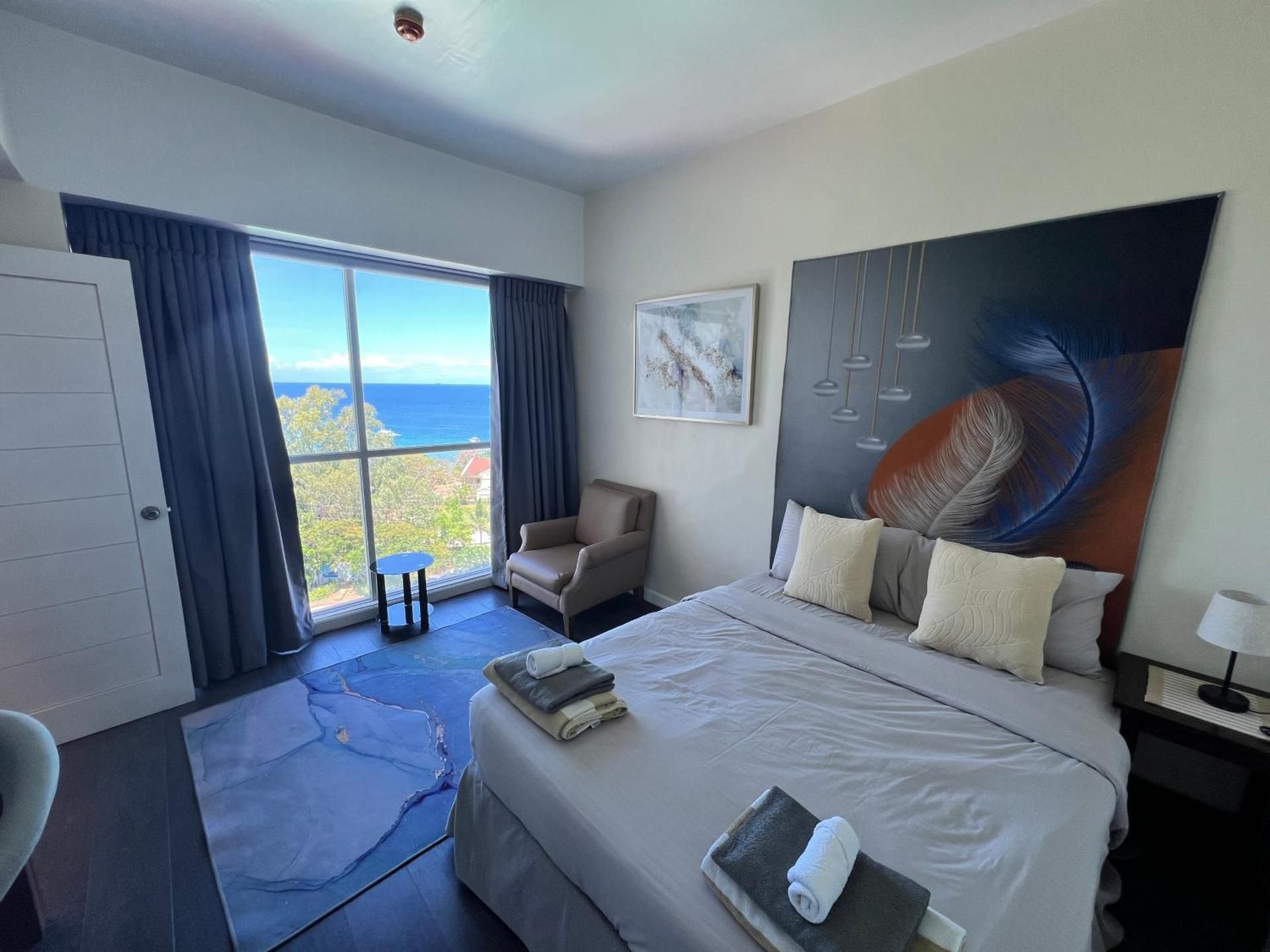 Deluxe Suite with Sea View