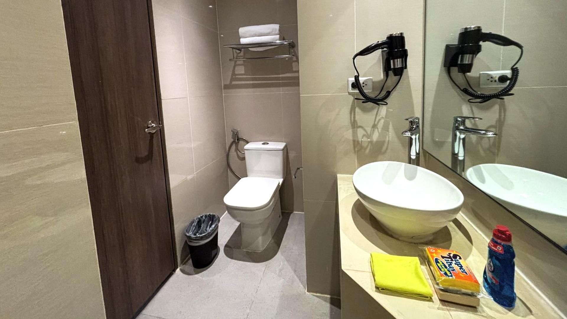 Room for Singles or Couples | Boracay Stay