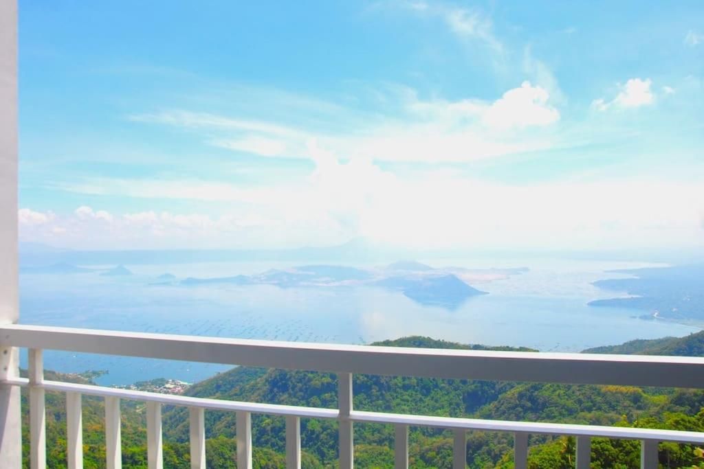 Apartment with Lake View
