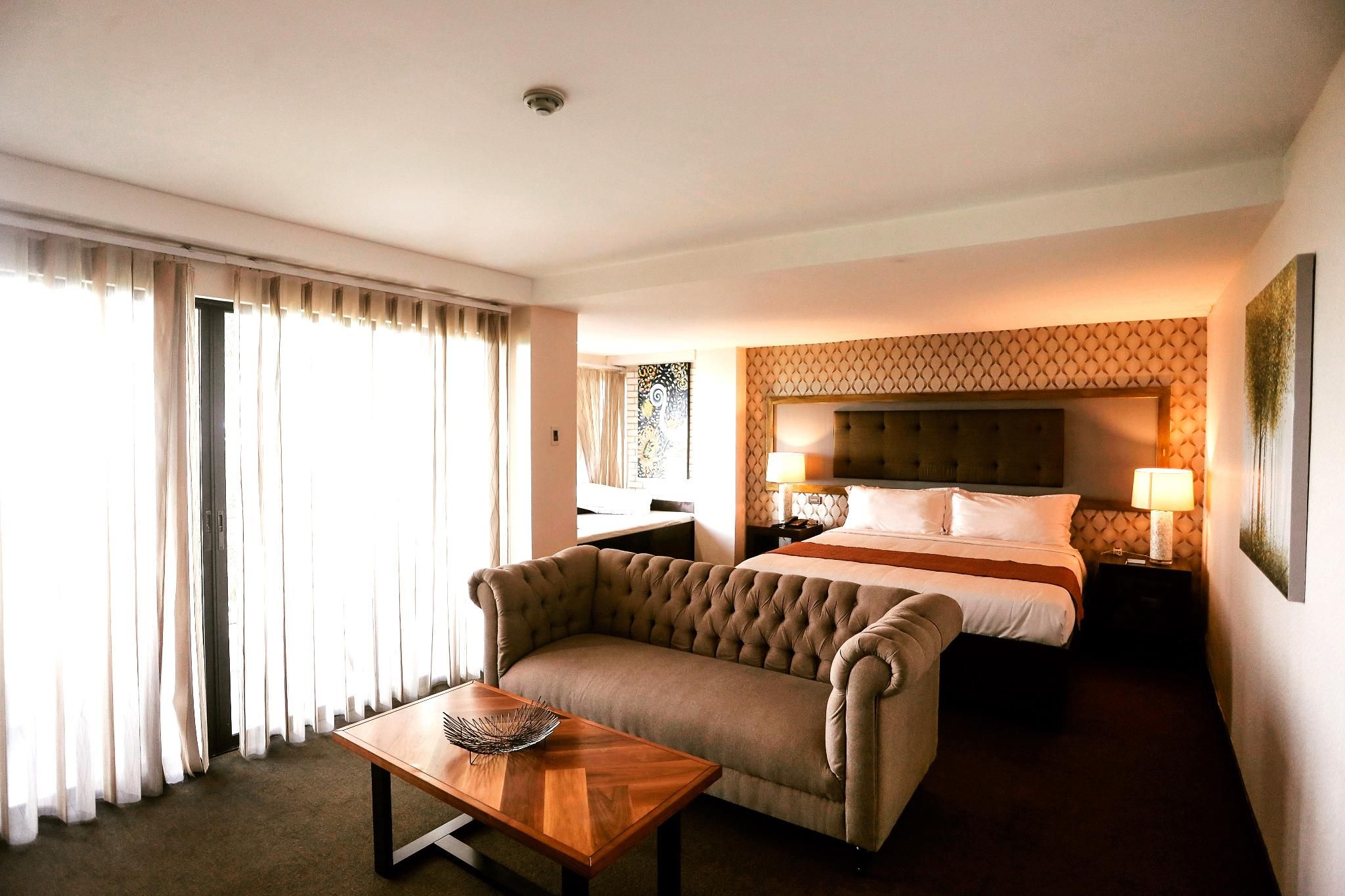 Deluxe Suite Lake View