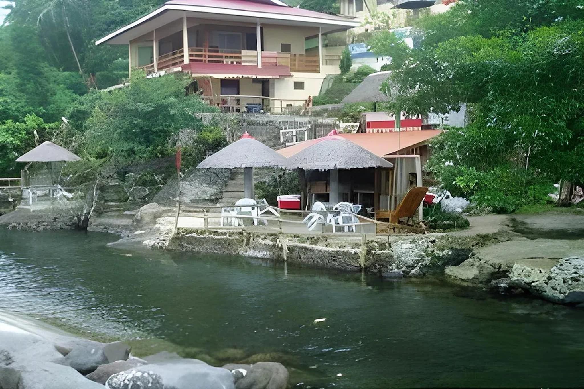 D & A Seaside Cottages