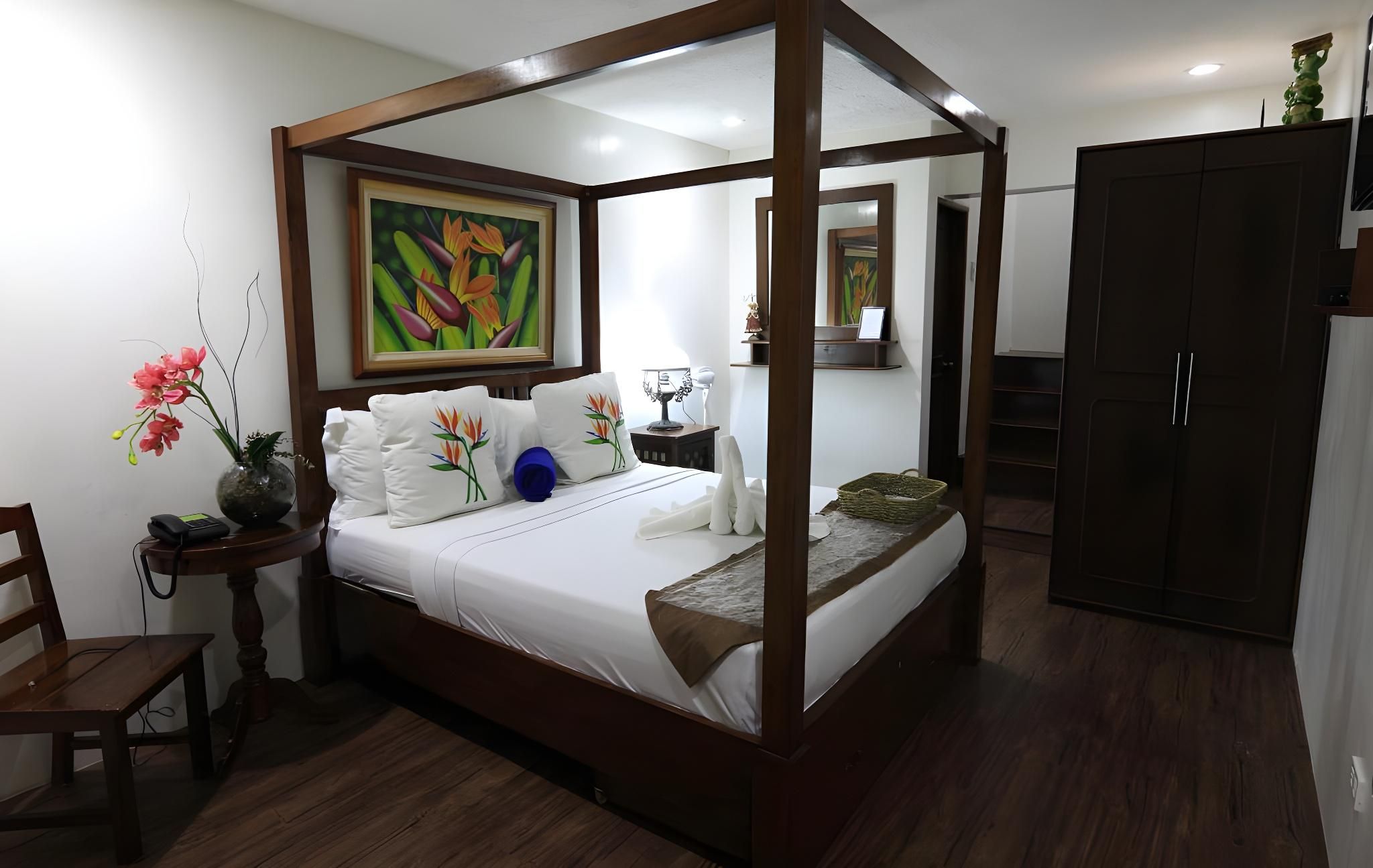 Luljettas Place Garden Suites Deluxe Suite - 2 Bathroom