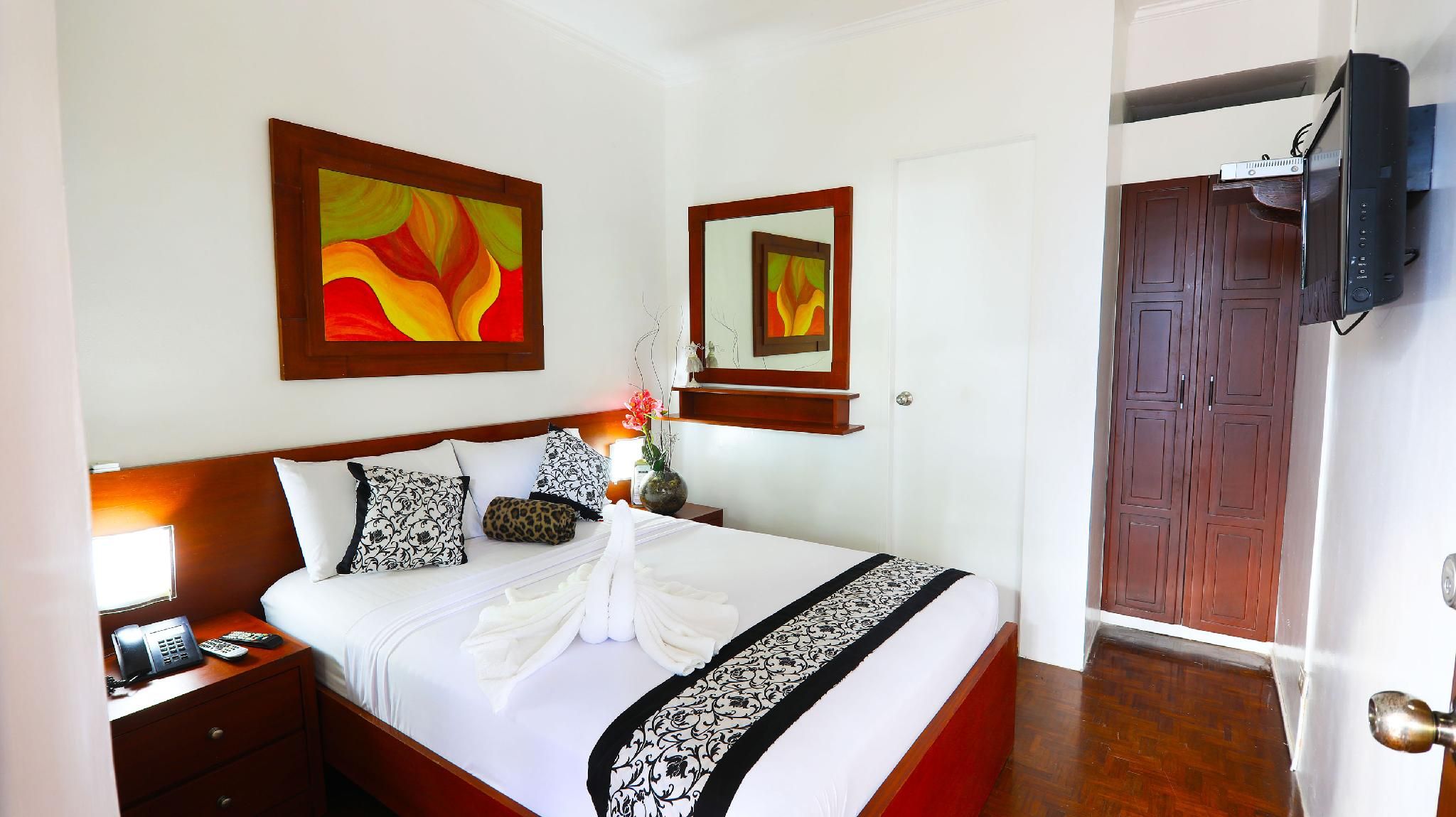 Economy Room