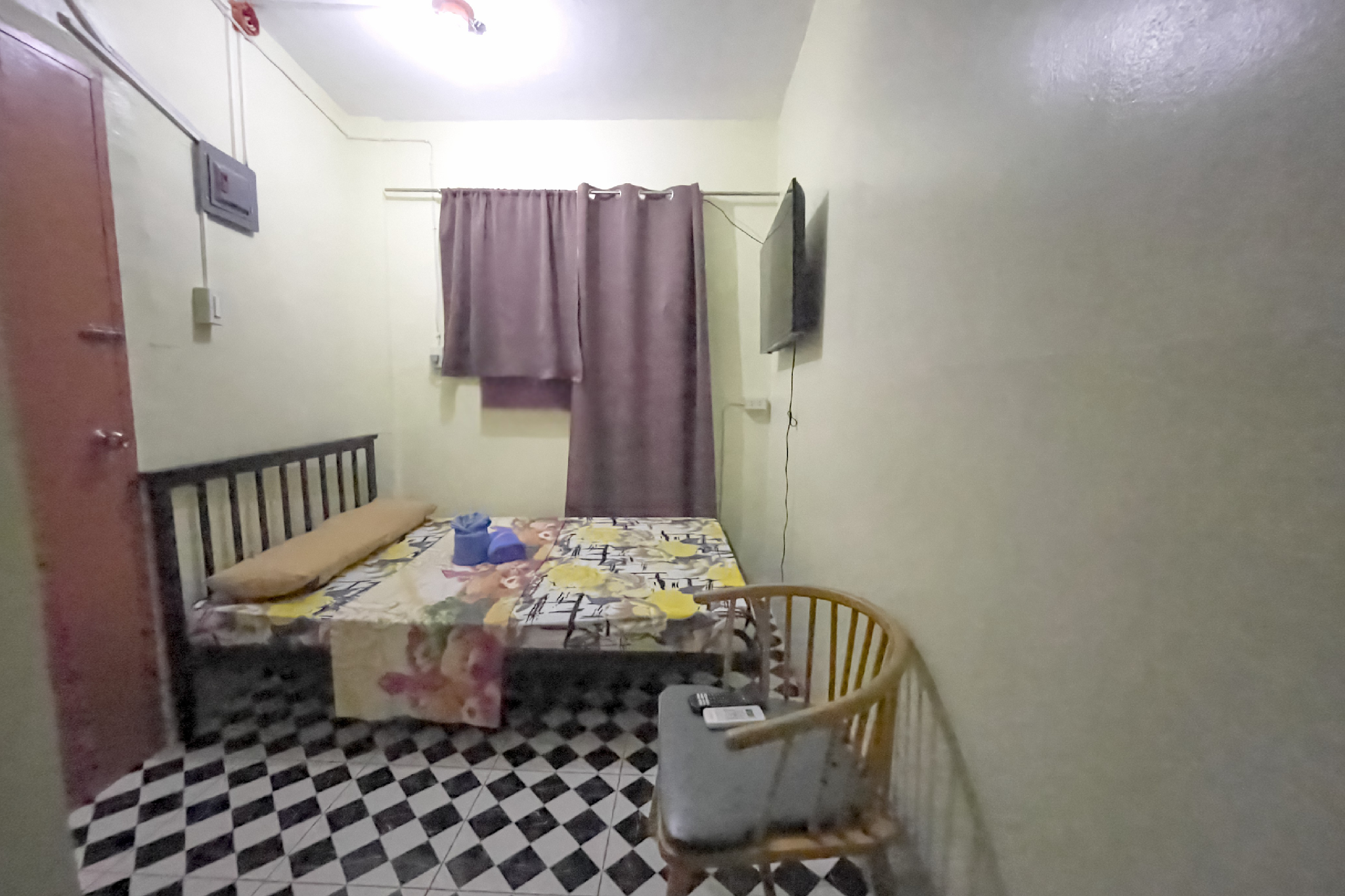 D and A Transient Inn Taguig Economy Room 3