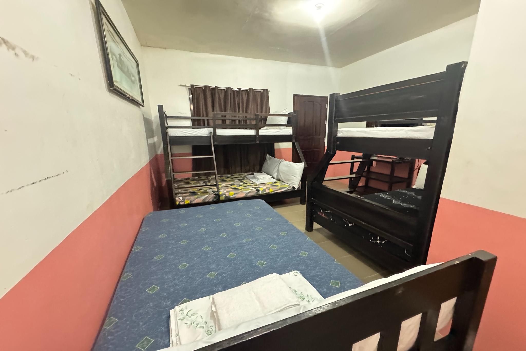 Jamjen's Lodge Room 8 2