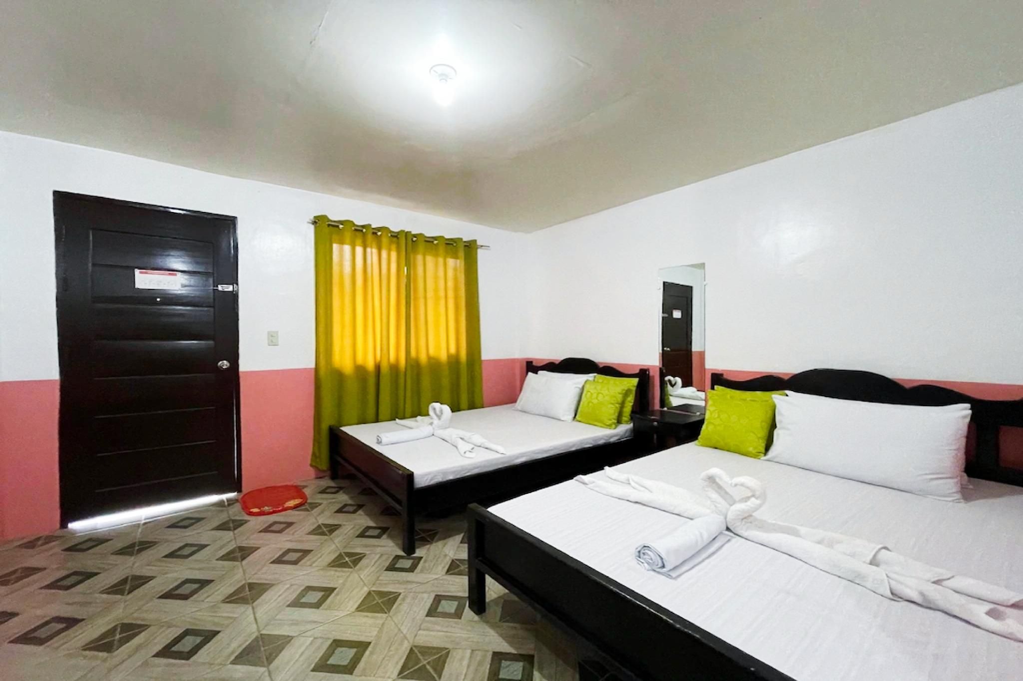 Jamjen's Lodge Deluxe Room