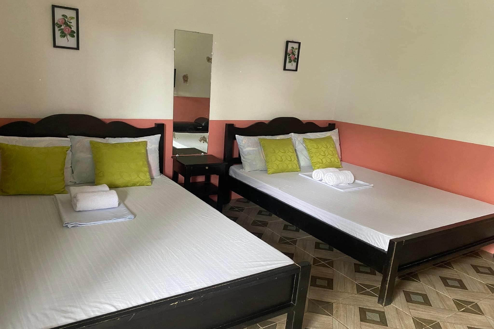 Jamjen's Lodge Deluxe Room 2