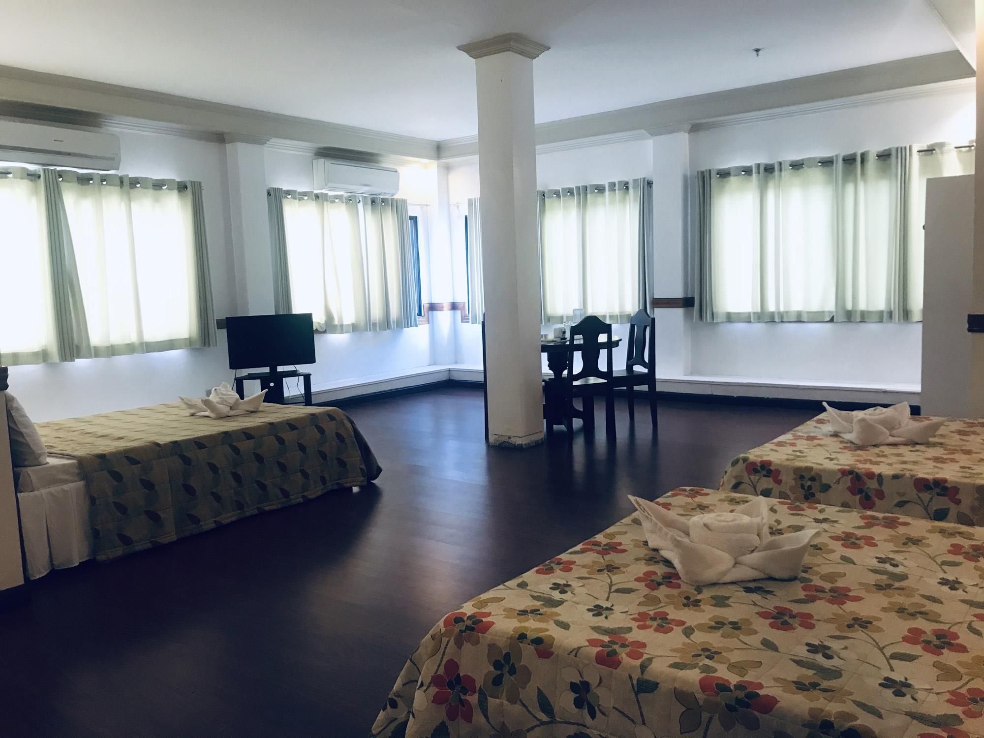 Executive Family Room