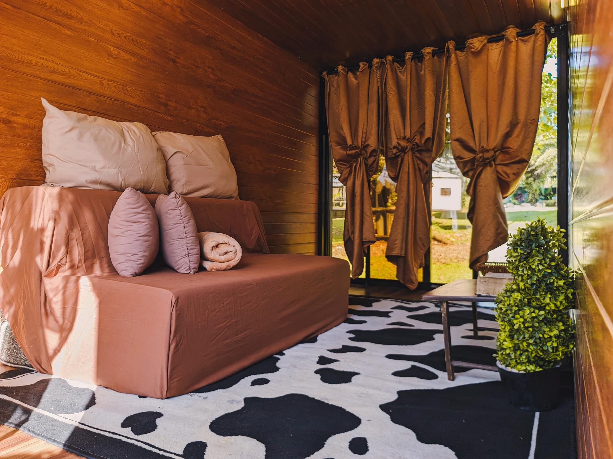 Lakeside Freescape in Stylish T-HOUSE Cabins Cabin 3