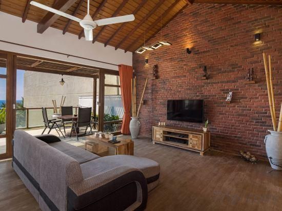 Penthouse 2-Bedroom Apartment