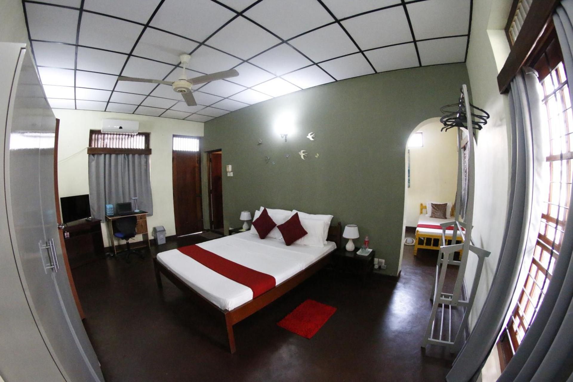 Oasis Colombo Deluxe Triple Room