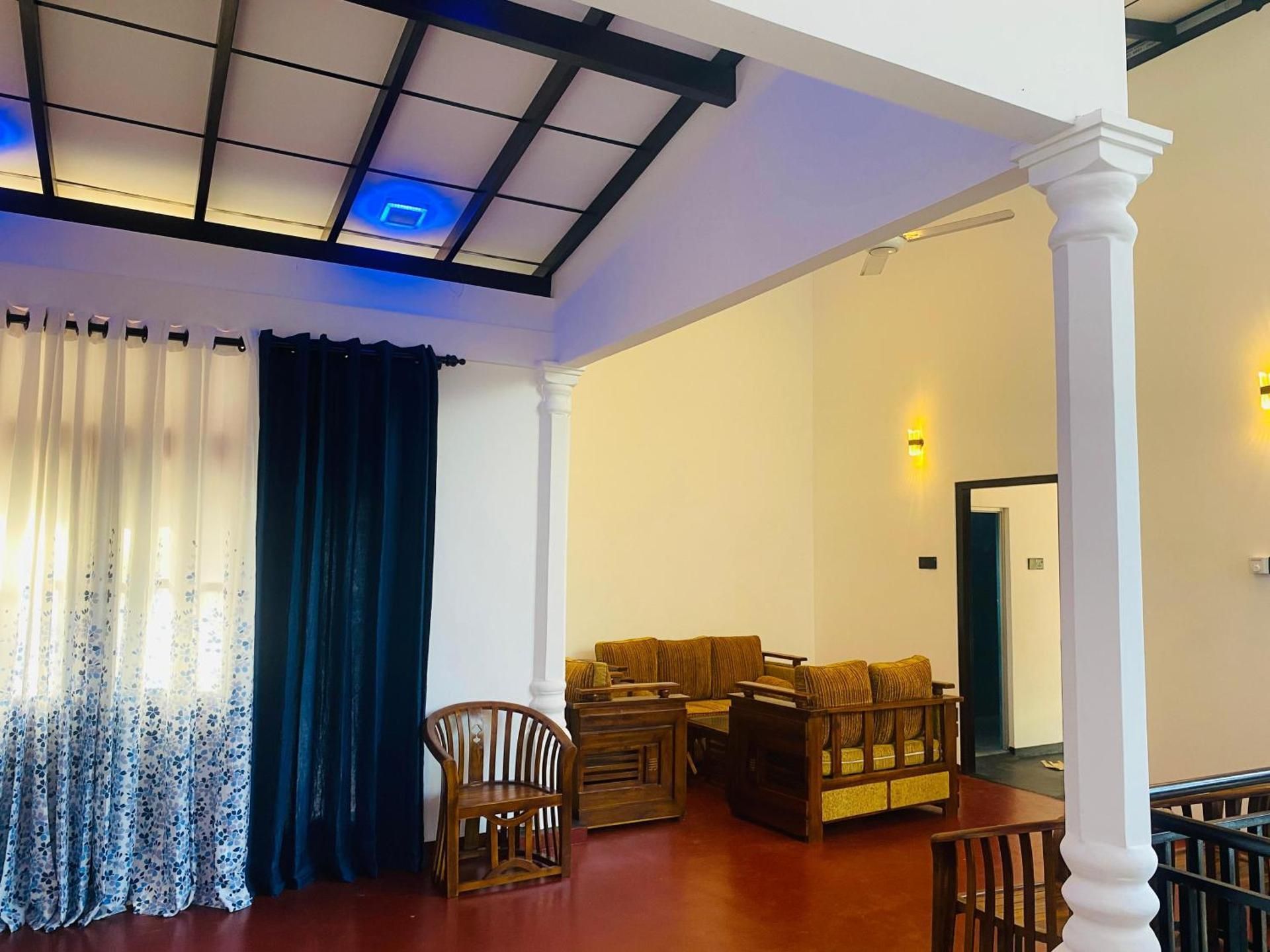 Richliving Resort Deluxe King Room 2