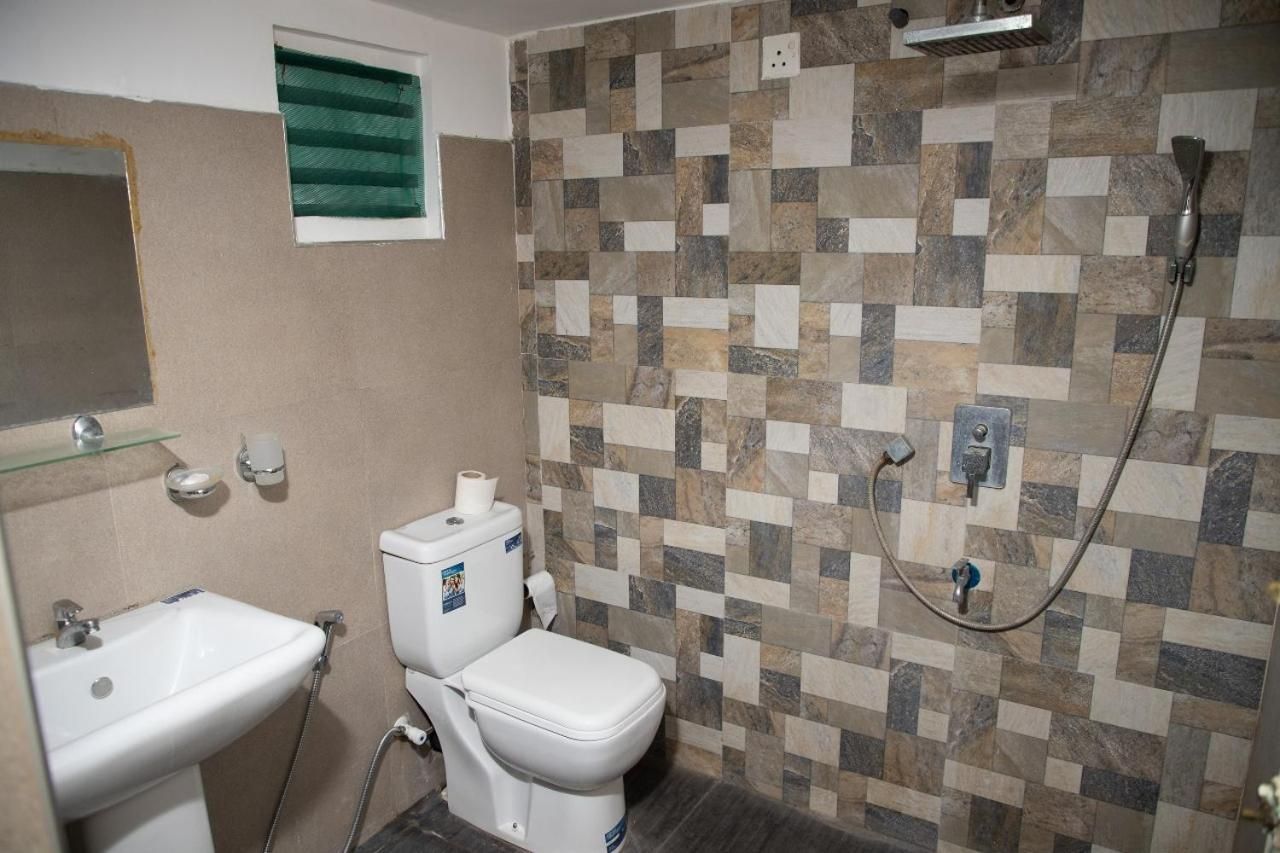 Beach Raised Guest House Three-Bedroom House 2