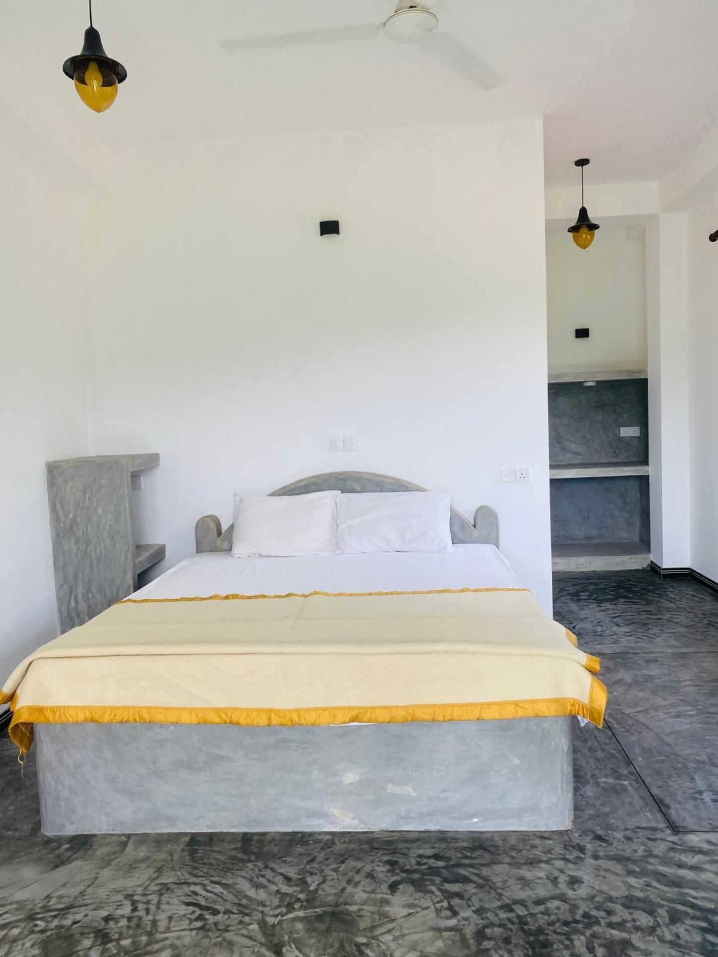 Deluxe Room (2 Adults + 1 Child)
