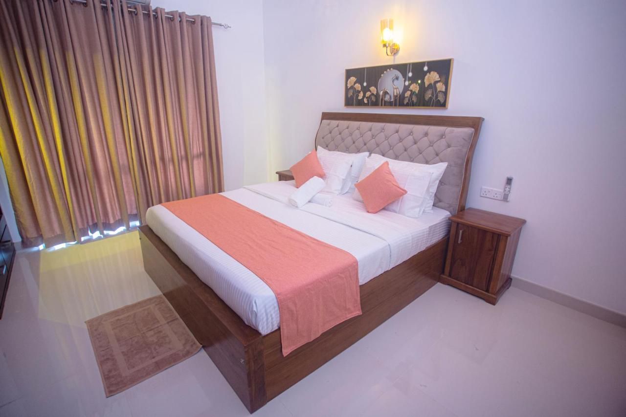 Villa 5 Bedroom with Living Room - Entire Private Homestay