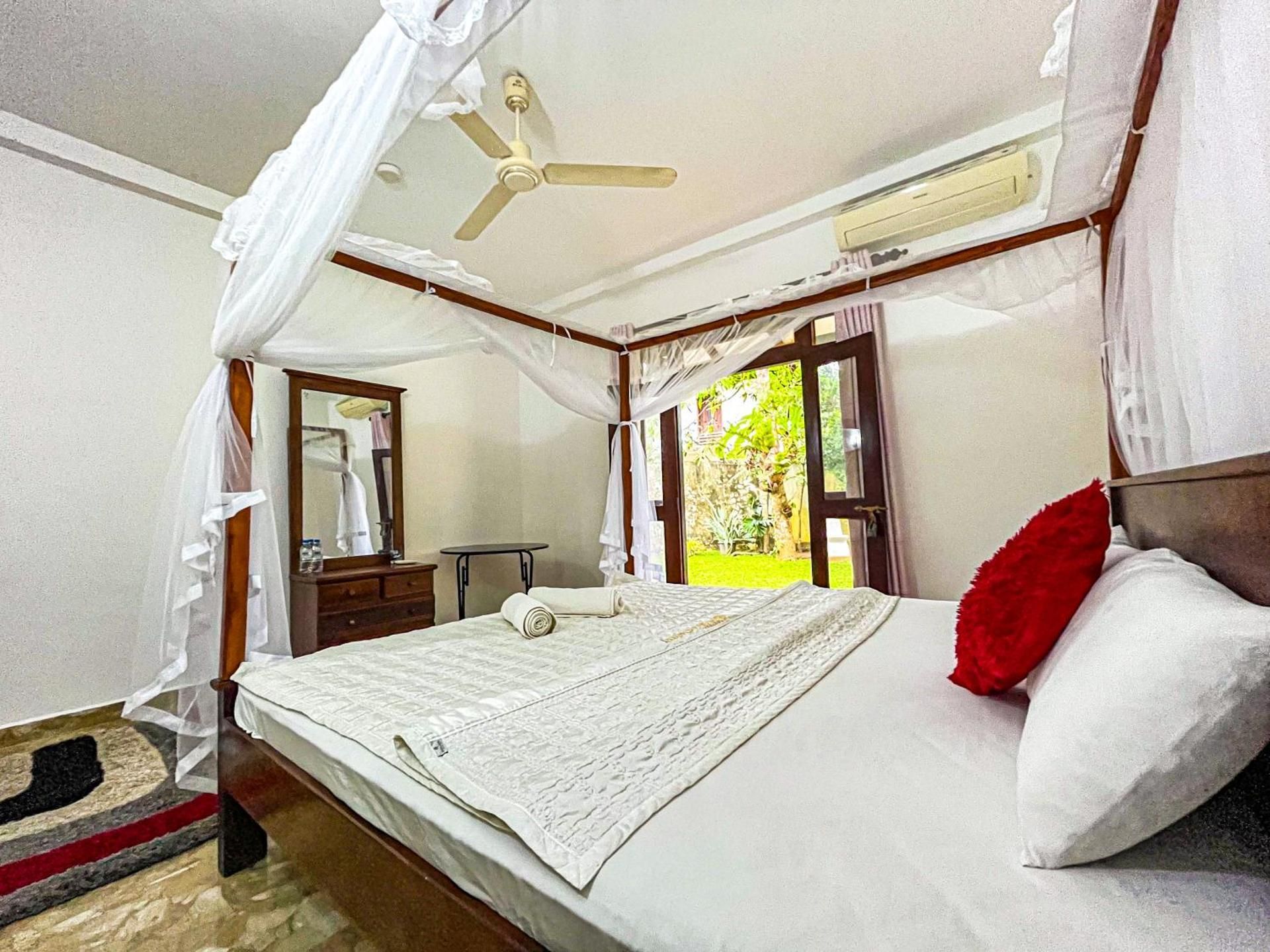 Deluxe Double or Twin Room with Balcony