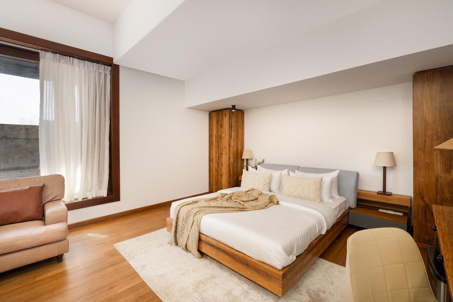 Superior King Room