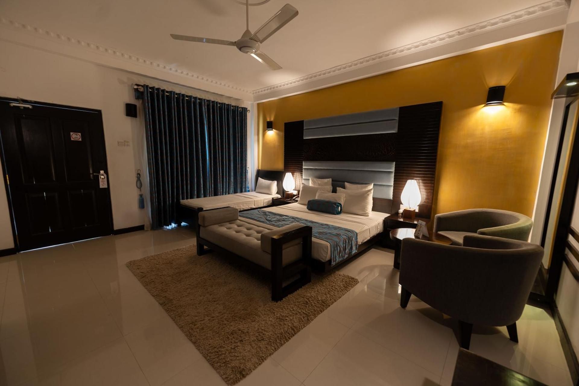 Triple Room