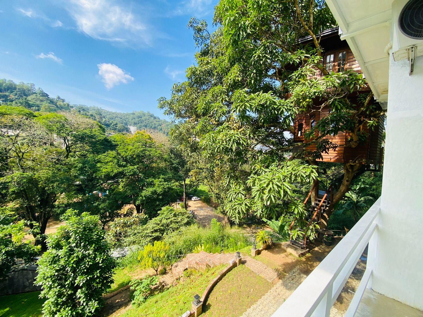 52f4d5b2b249021288d1d624ffe543a1