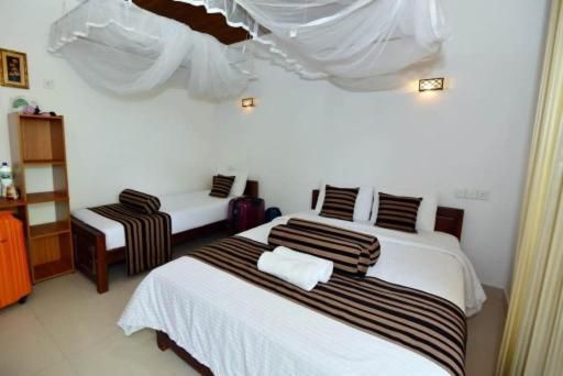 GOLDEN CABIN ELLA Deluxe Family Room 3