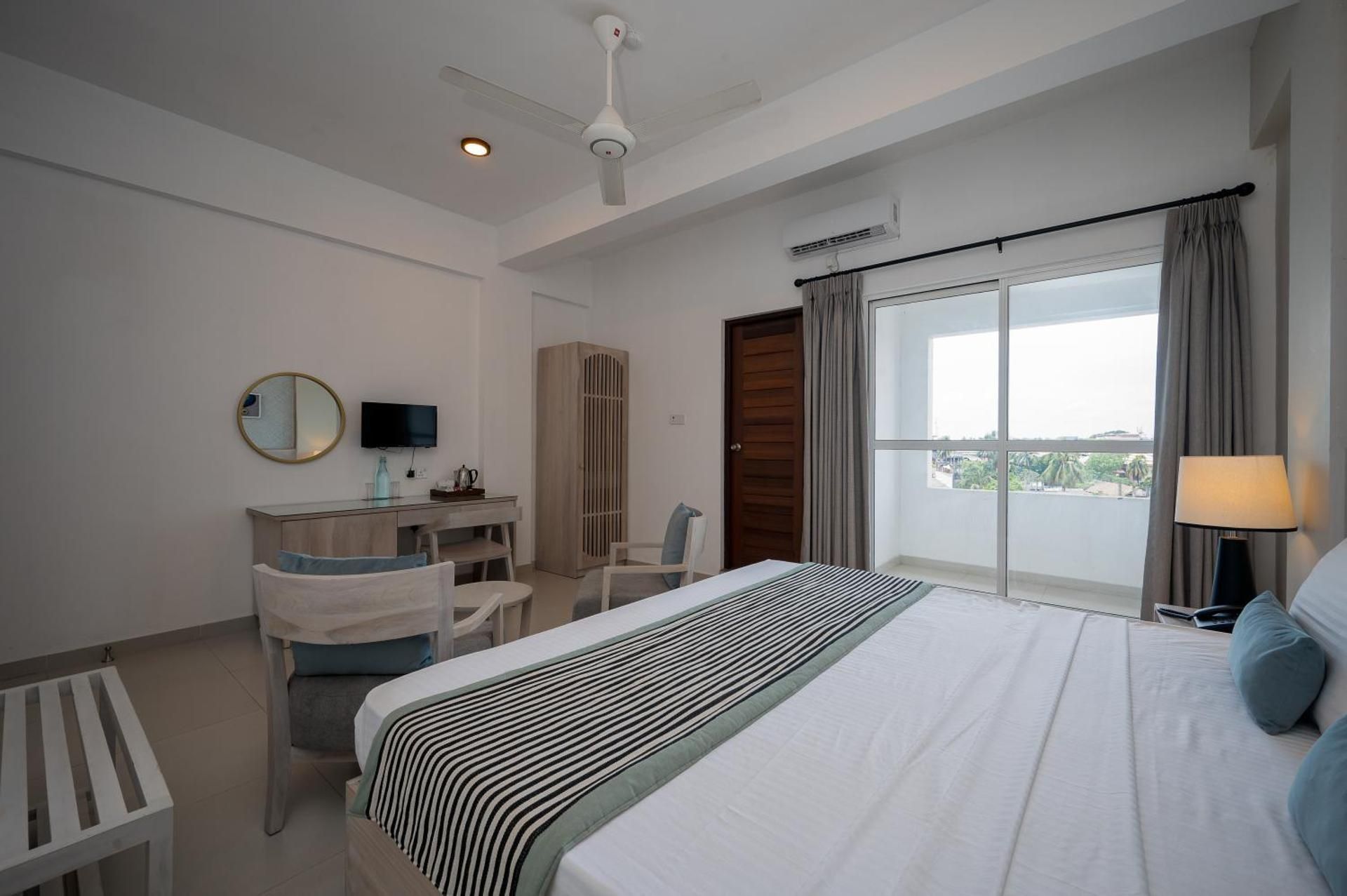 Hotel Oviya Superior Double Room 3