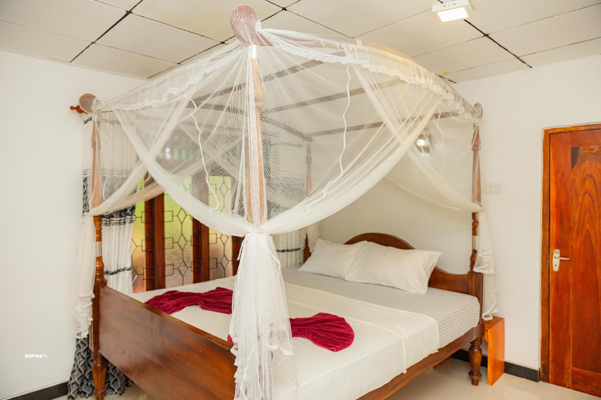 Double Room with Air Conditioning and Private Bathroom