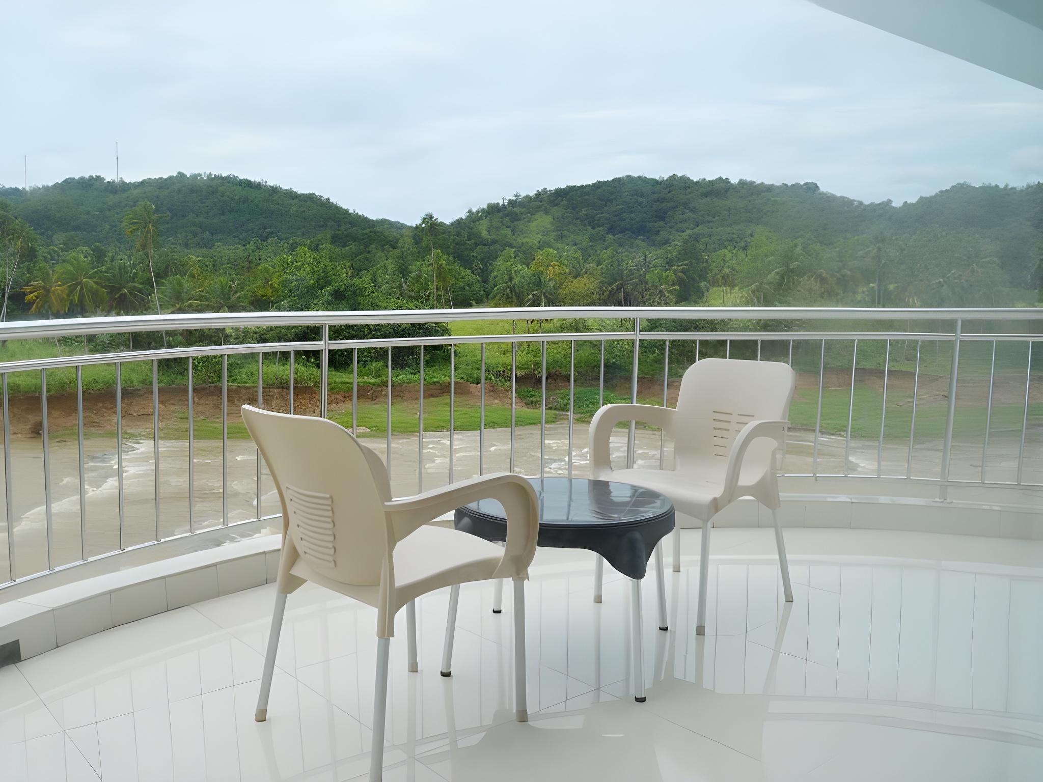 Superior Double Room with River View and balcony