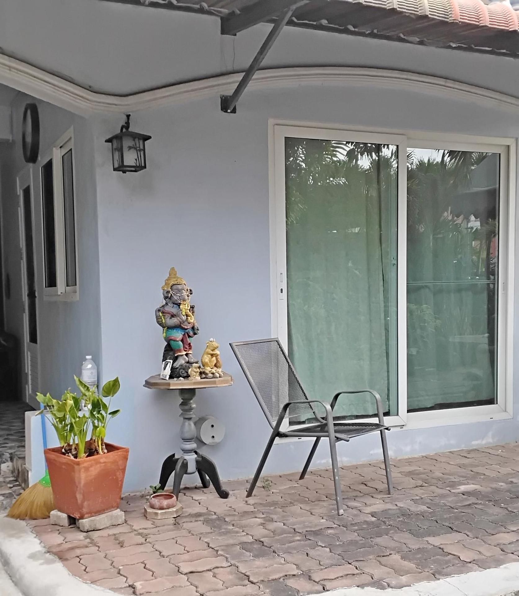 Mango Tree Guestroom