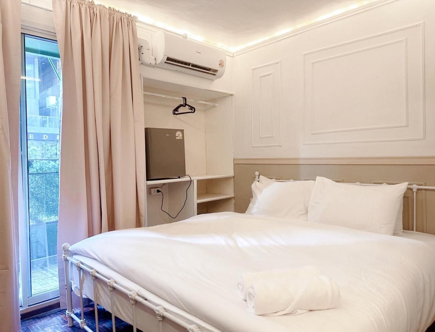 Double Room with Shared Bathroom