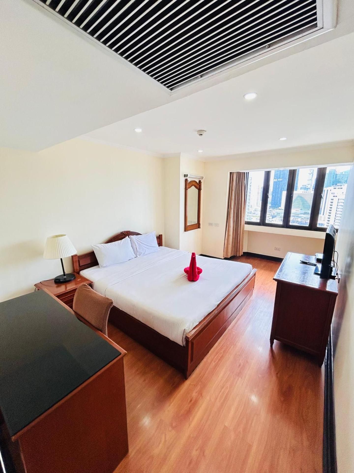 Deluxe King Suite