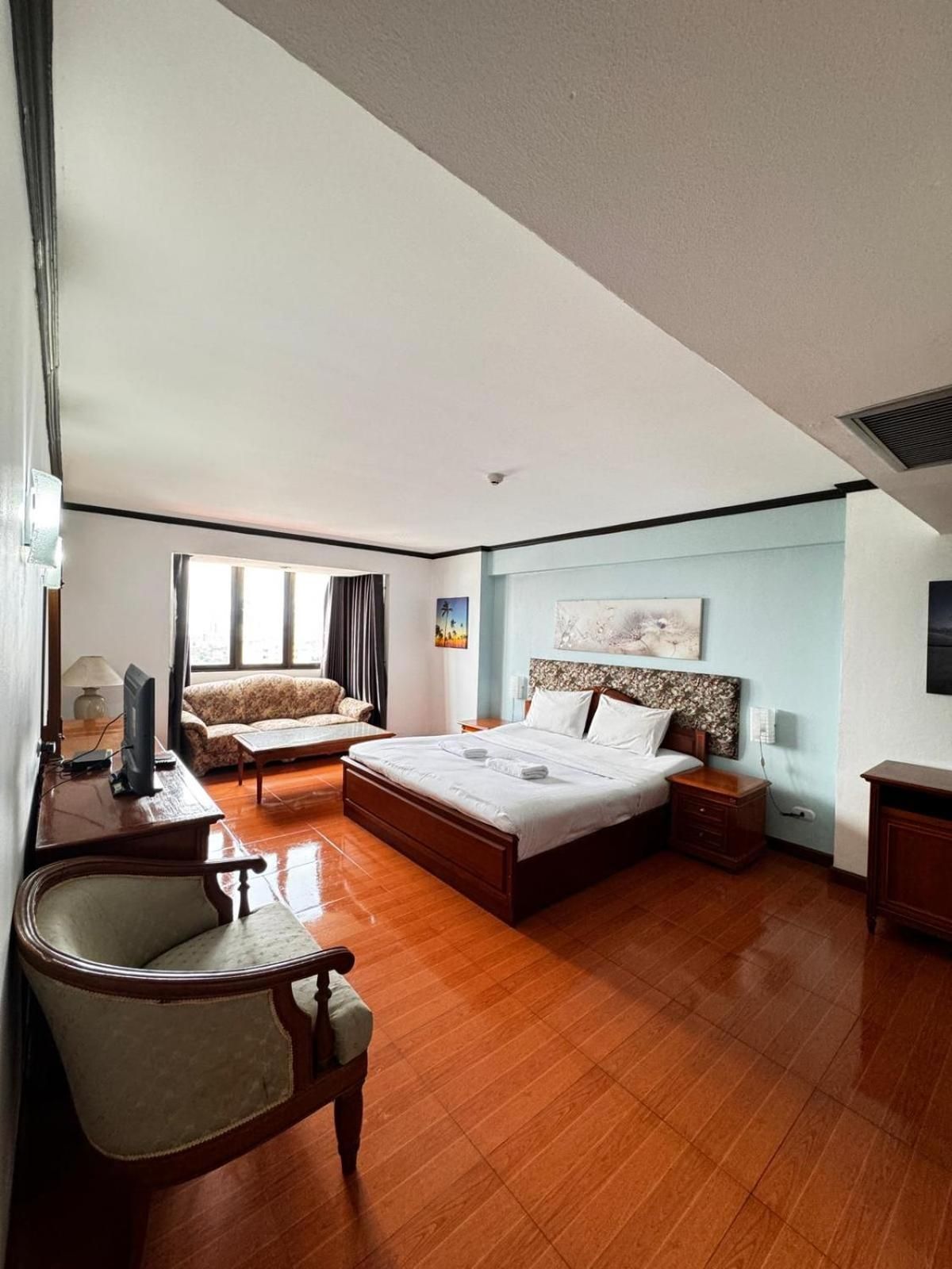 Executive Suite