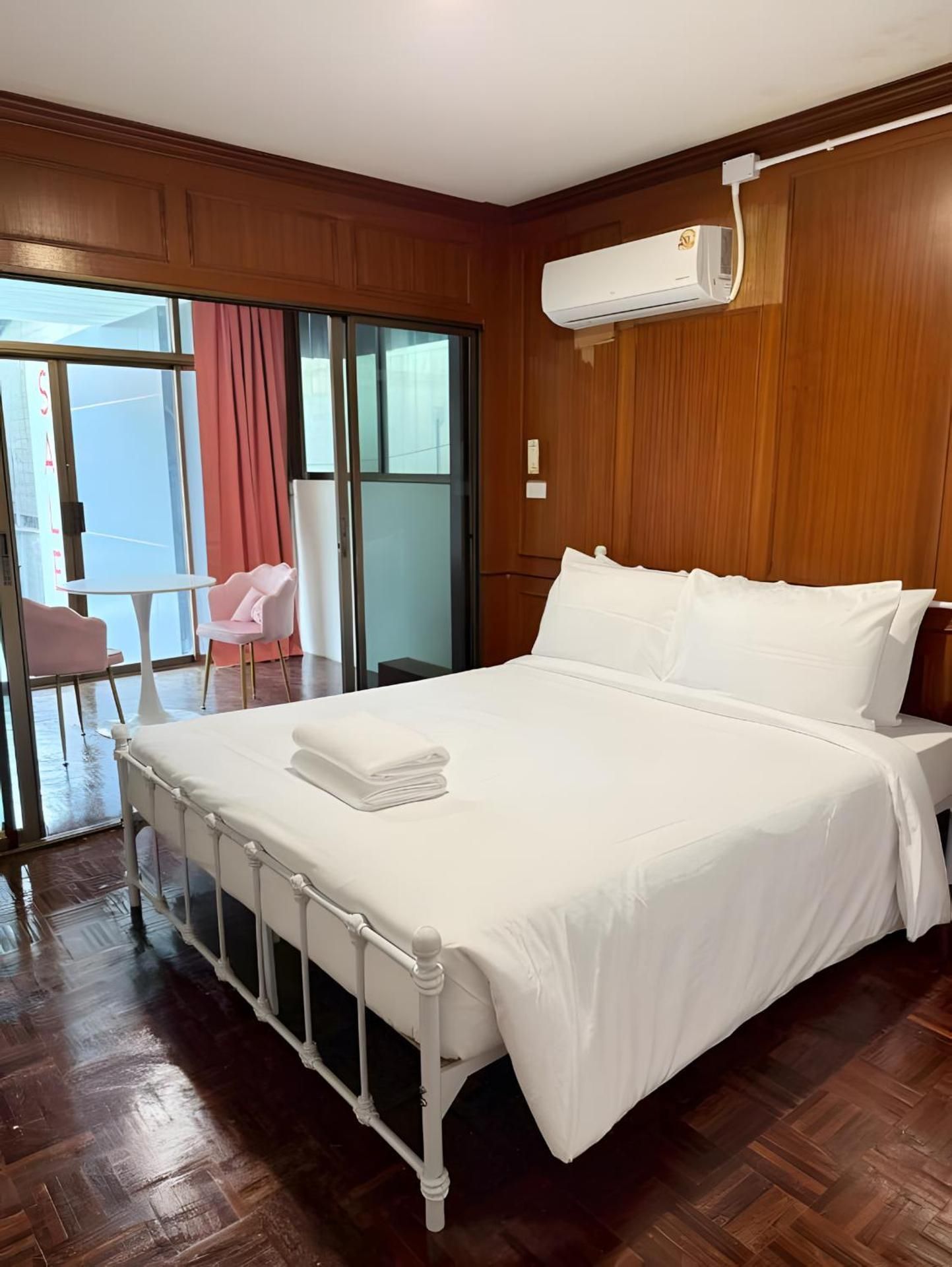 Queen Room